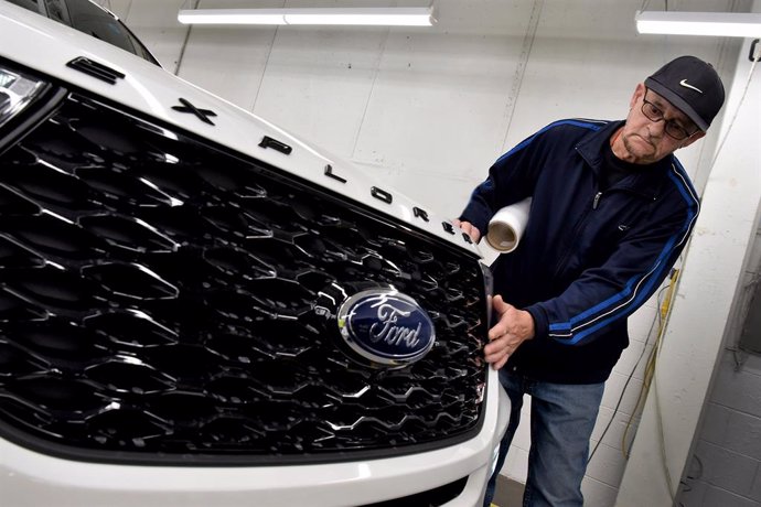Economía/Motor.- Ford suspende temporalmente la producción en Norteamérica para 