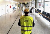 La UME apoya a Aena en labores de limpieza y desinfección de los aeropuertos