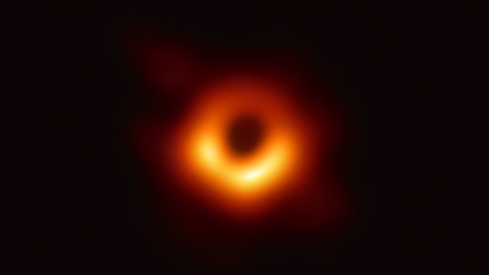 Una subestructura intrincada surge de las imágenes de agujeros negros