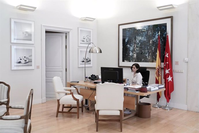 Isabel Díaz Ayuso en su despacho el pasado 15 de marzo. Archivo.