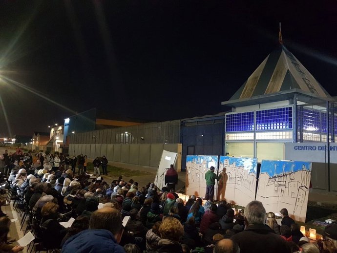 Protesta ante el CIE de Zona Franca de Barcelona