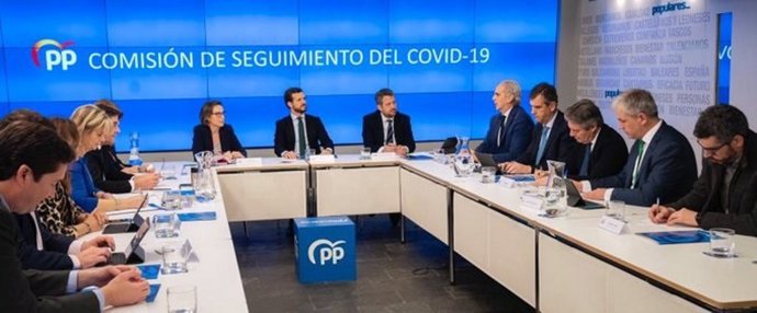 El presidente del PP, Pablo Casado, preside la comisión de seguimiento del PP sobre el coronavirus en la sede de su partido. Le acompañan los vicesecretarios Cuca Gamarra, Jaime Olano y Elvira Rodríguez. También el consejero de Sanidad de la CAM.