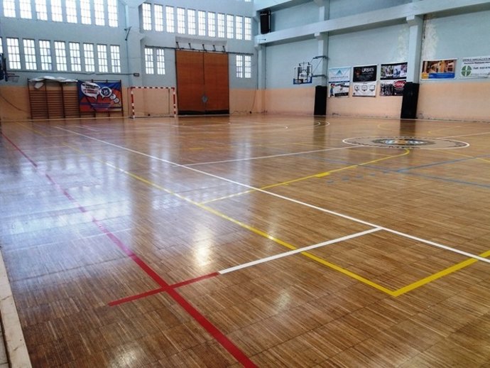El poliesportiu de Casagemes on s'ha ampliat l'espai per a persones sense llar