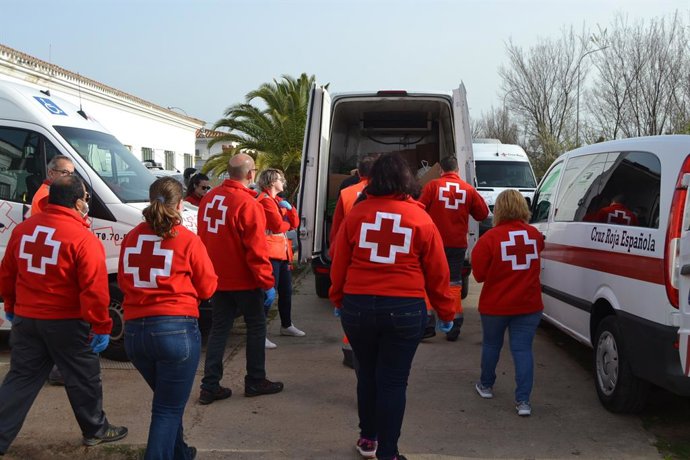 Coronavirus.- Más de 200 voluntarios de Cruz Roja participan en la entrega de al