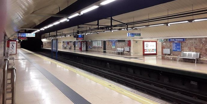 Imagen de archivo de un andén de la Línea 4 de Metro de Madrid en Avenida de América.