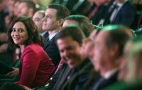 Ayuso pide por carta a Sánchez material sanitario y más de 70.000 kits de detección para la Comunidad