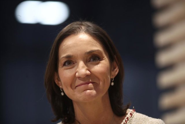 La ministra de Comercio, Turismo e Industria, Reyes Maroto, durante su visita por el stand de Paradores, en la segunda jornada de la Feria Internacional de Turismo- FITUR 2020,  en Madrid (España),a 23 de enero de 2020.