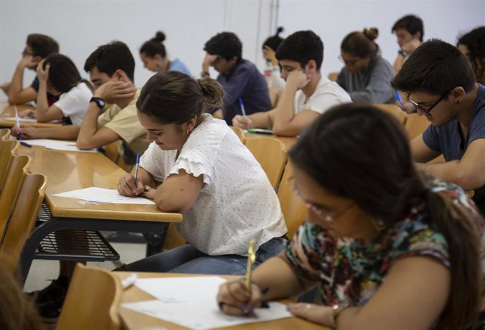 Examen de Selectividad en la Universidad de Sevilla.