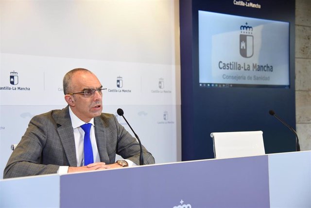 El director general de Salud Pública de Castilla-La Mancha, Juan Camacho, en rueda de prensa