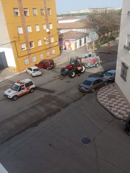 Jaén.- Coronavirus.- Tractores salen a las calles para realizar las labores de d