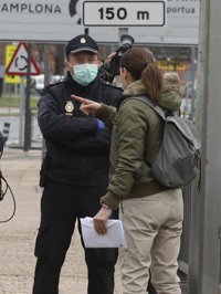 Contagiado de coronavirus un agente de la Policía Nacional de Sevilla