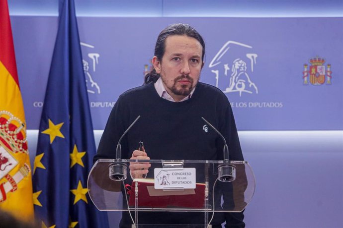 El secretario general de Podemos, Pablo Iglesias, ofrece una rueda de prensa en el Congreso de los Diputados