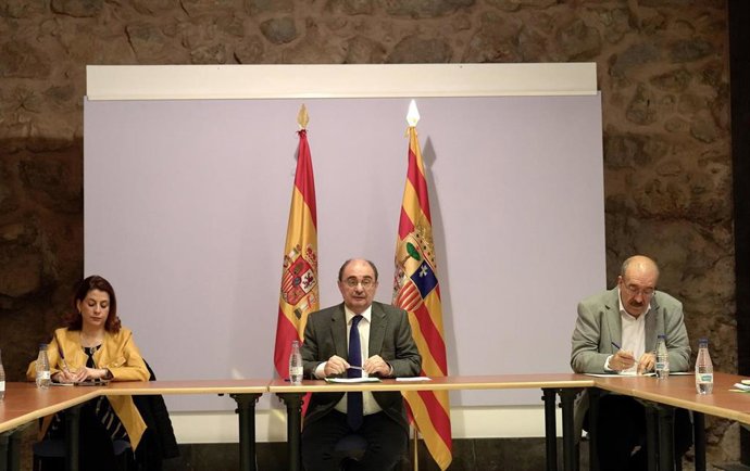 Lambán se reúne en Teruel con responsables institucionales de la provincia para informarles sobre la situación generada por la pandemia del COVID-19.