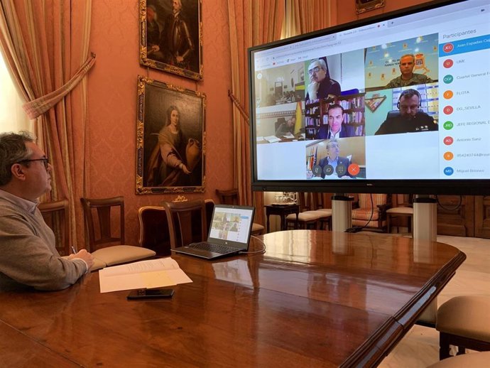 El alcalde de Sevilla, Juan Espadas, en la reunión para la constitución del Centro de Coordinación de Emergencias de Andalucía