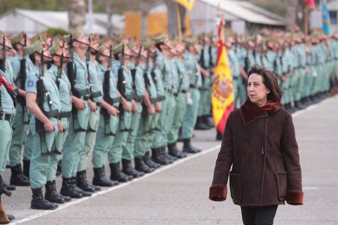 Robles durante una visita al Tercio 'Alejandro Farnesio' 4 de la Legión, en Ronda (Málaga)