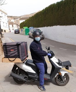 Repartidor de la Fundación Zayas