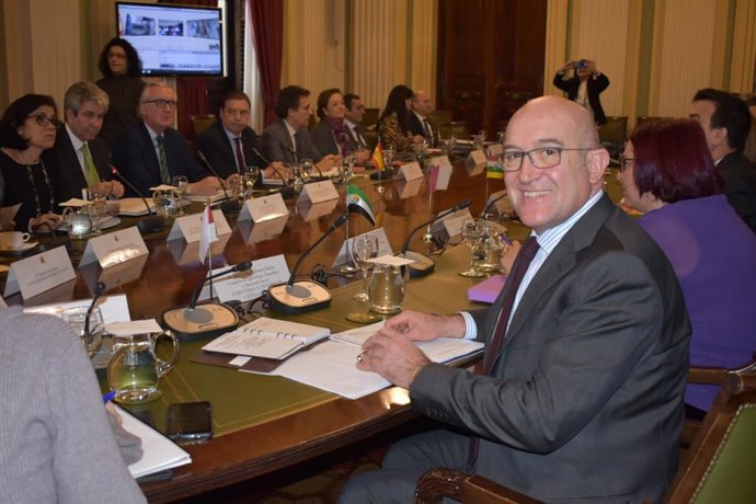 Coronavirus.- Carnero contacta con la distribución para fomentar la venta de lec