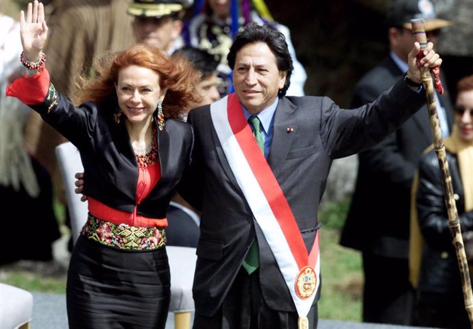 Ex presidente de Perú Alejandro Toledo y su esposa Eliane Karp 