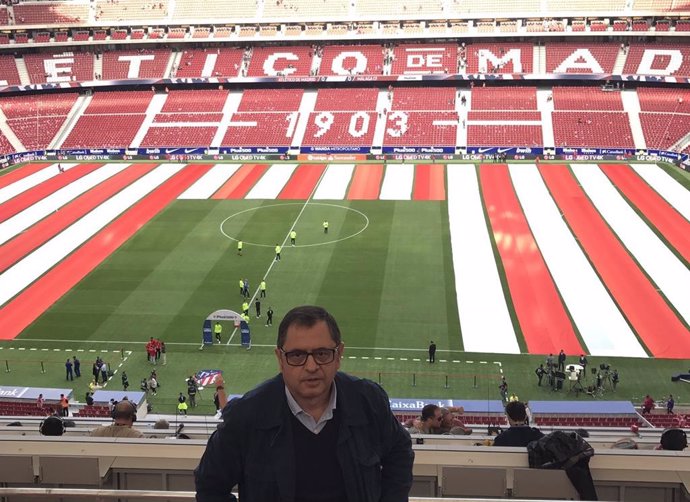 El periodista José María Candela en el estadio Wanda Metropolitano de Madrid