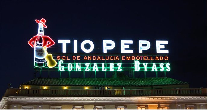 Imagen de recurso del luminoso de Tío Pepe en la Puerta del Sol.