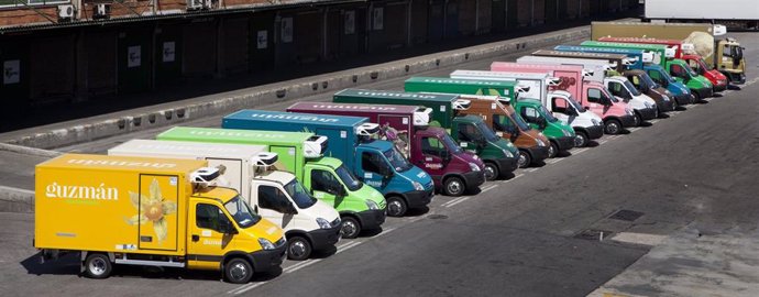 Camiones de reparto de Bidfood Guzmán