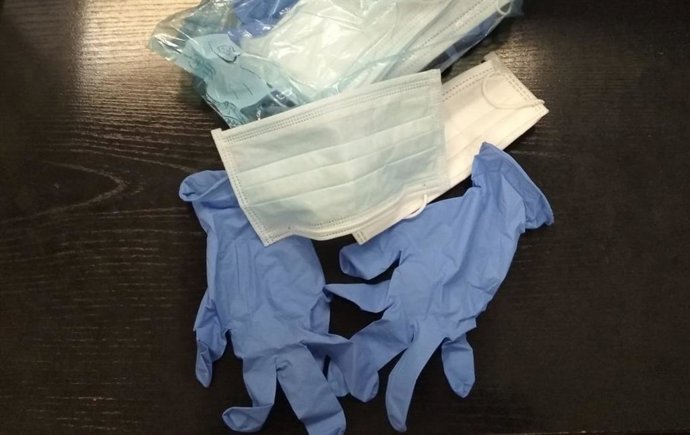 Guantes y mascarillas sanitarias
