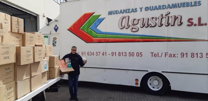 El dueño de la empresa Mundanzas Agustín dona al Hospital Puerta de Hierro de Majadahonda miles de mascarillas de un cliente fallecido