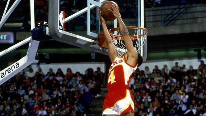 Spud Webb machacando sin piedad