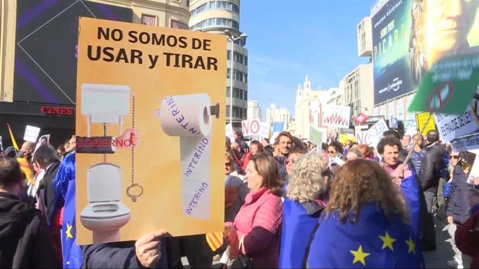 Empleados públicos temporales de toda España se manifiestan en Madrid para pedir estabilidad laboral