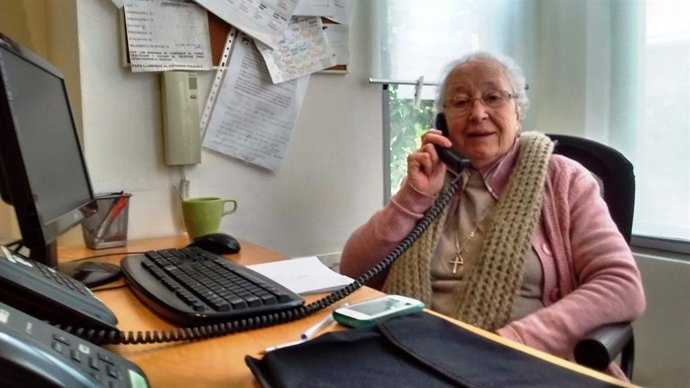 Una orientadora del Telfon de l'Esperana a Mlaga, en una foto d'arxiu
