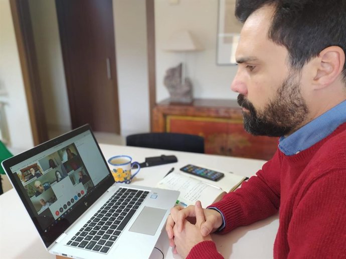 El presidente del Parlament, Roger Torrent, en la reunión por videoconferencia de la Mesa de la Cámara