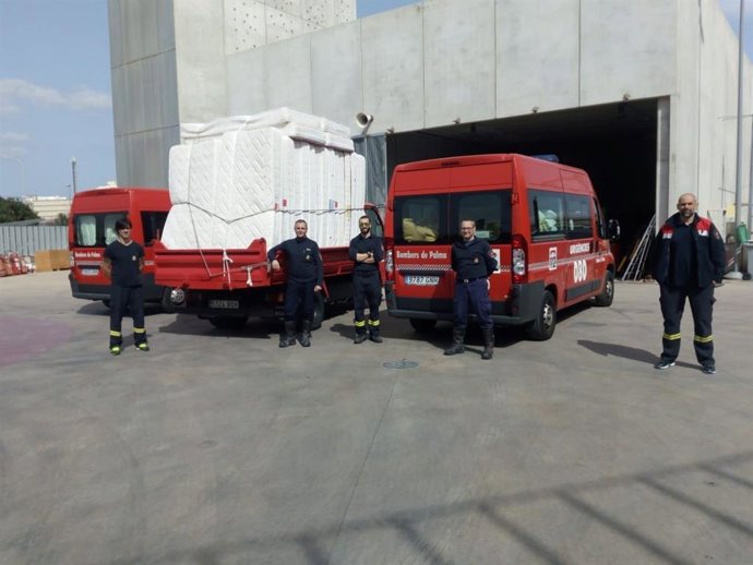 Colchones cedidos por hoteles para habilitar Son Moix como centro de acogida de personas sin techo.