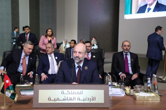 El primer ministro de Jordania, Omar Razaz