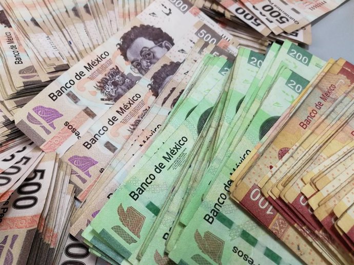 Economía.- El Banco de México recorta por sorpresa los tipos de interés en 50 pu
