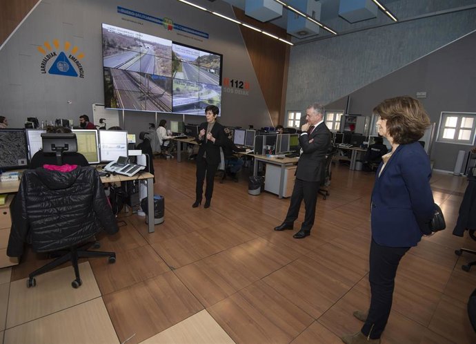 El Lehendakari, Iñigo Urkullu, visita el Call Center de Txurdinaga