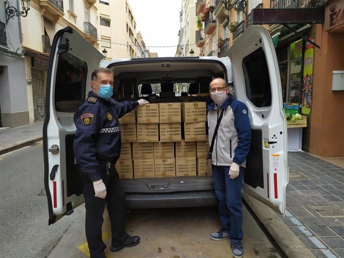 Donación de guantes de látex de la Asociación Valenciana de Amistad con Cuba José Martí a la sanidad valenciana