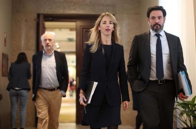 La portavoz del Partido Popular en el Congreso, Cayetana Álvarez de Toledo y el secretario general del Grupo Popular en el Congreso, Guillermo Mariscal, tras la junta de Portavoces del Congreso. En Madrid (España), a 11 de febrero de 2020.