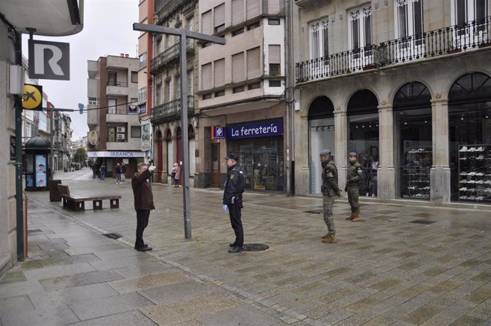 Patrullas de la Policía Nacional y la Brilat se despliegan en distintas ciudades gallegas