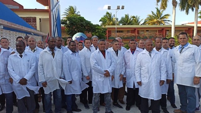 Médicos cubanos en Lombardía (Italia)