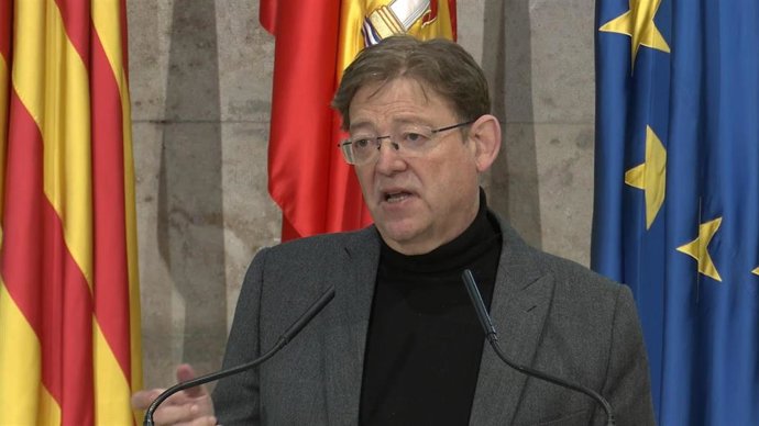 El presidente de la Generalitat, Ximo Puig, atiende a los medios en imagen de archivo