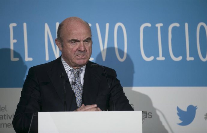 El exministro de Economía y actualmente vicepresidente del Banco Central Europeo, Luis de Guindos durante su intervención en el  I Foro del Cooperativismo Agroalimentario. En el hotel Alfonso XIII, Sevilla (Andalucía, España), a 27 de febrero de 2020.