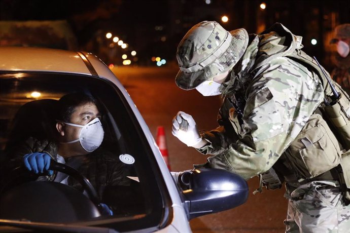 Primera noche de toque de queda en Chile