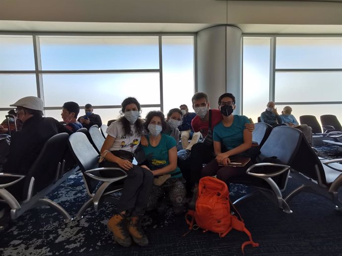 Coronavirus.- Las tres gallegas atrapadas en Ecuador aterrizan en Madrid tras vi