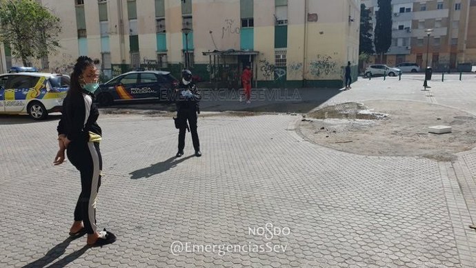 Controles policiales en el Polígono Sur