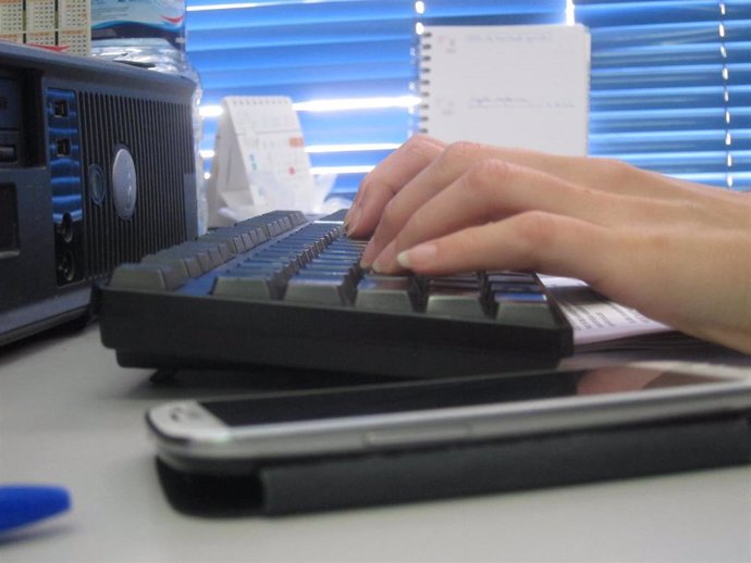 Tecnología, móvil, teclado, ordenador