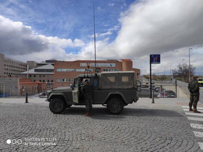 Unidades del Ejército junto al Complejo Asistencial de Segovia.