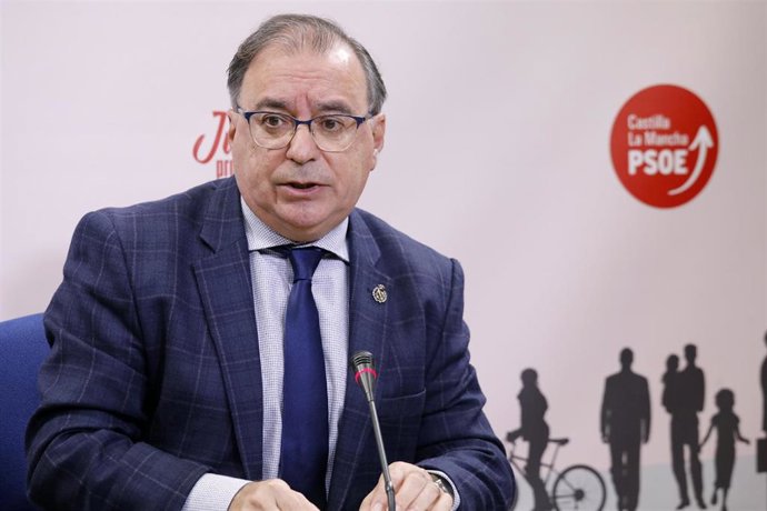 El presidente del Grupo Parlamentario Socialista en las Cortes de C-LM, Fernando Mora