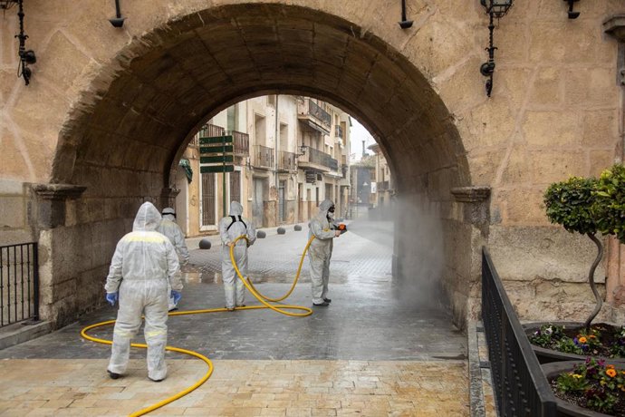 Plan de Choque de Desinfección en Caravaca se refuerza con el despliegue de 45 efectivos