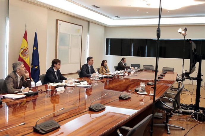 El ministro del Interior, Fernando Grande Marlaska, el ministro de Sanidad, Salvador Illa, el presidente del Gobierno, Pedro Sánchez, la ministra de Defensa, Margarita Robles, y el ministro de Transportes, Movilidad y Agenda Urbana, José Luis Ábalos.