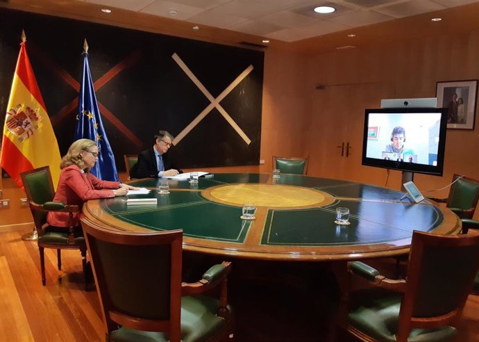 Videoconferencia de la vicepresidenta del Gobierno y ministra de Asuntos Económicos y Transformación Digital, Nadia Calviño, y el secretario de Estado de Telecomunicaciones e Infraestructuras Digitales, Roberto Sánchez, con los operadores.